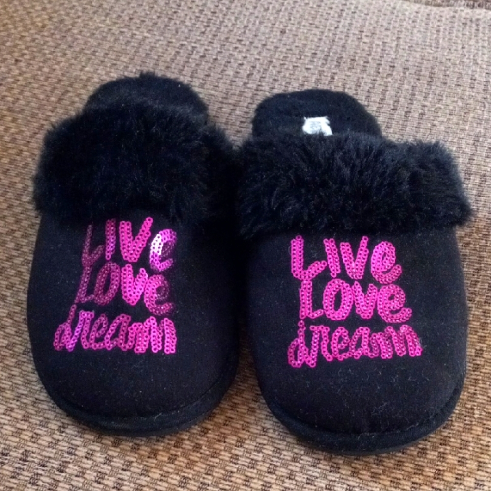 AREO Live Love Dream Slippers